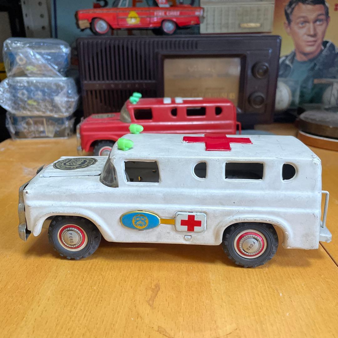 マルサン　ブルドッグシリーズ　 郵便車&救急車