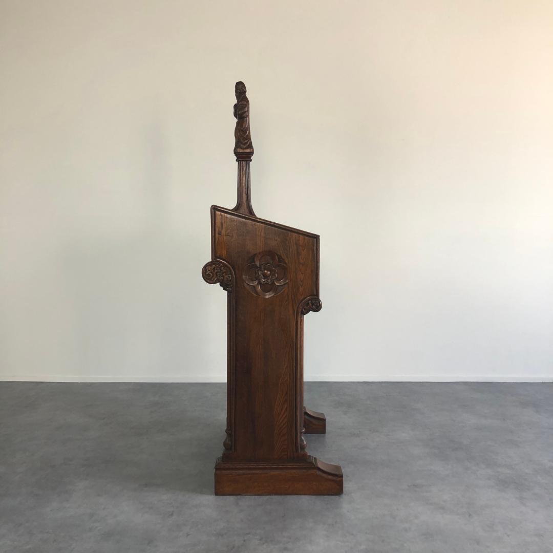 アンティーク　彫刻が施されたゴシック様式　演台