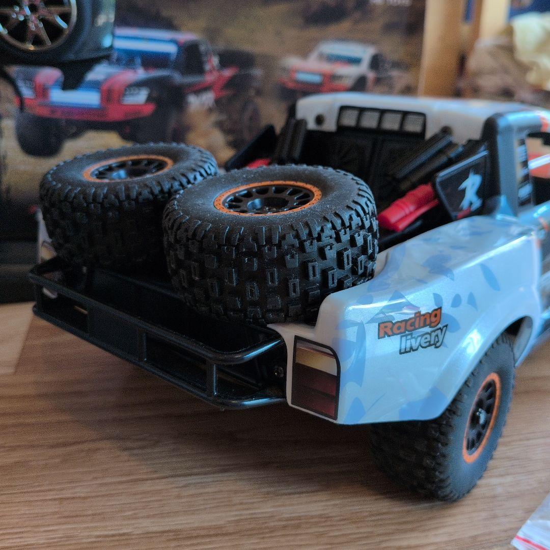 ブラシレス　ラジコン 4WD