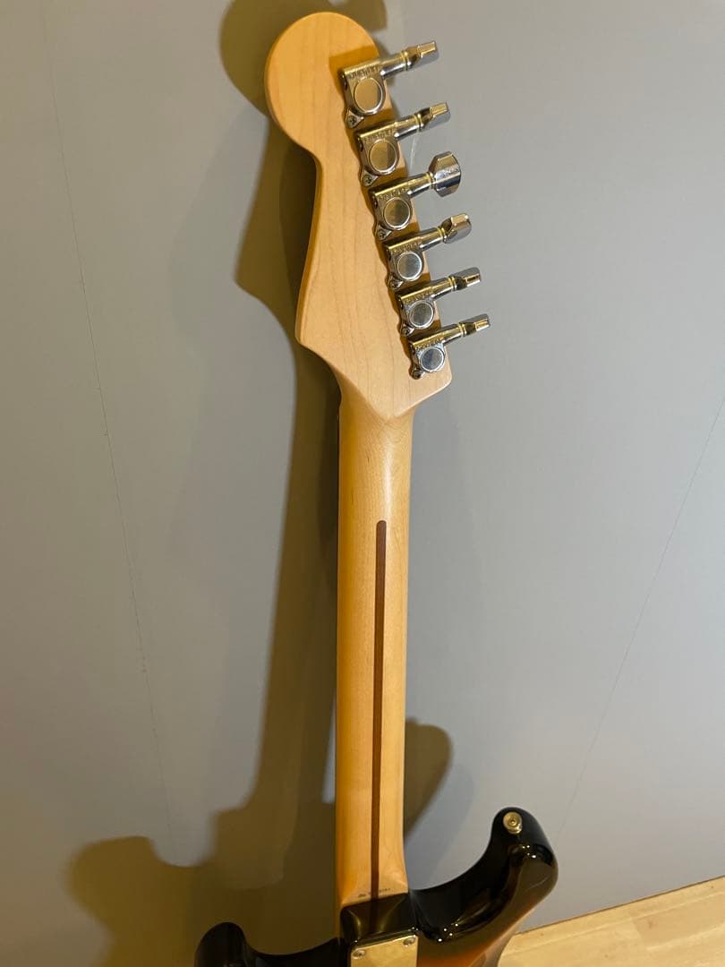 ギグバック付きFender Japan ストラト サンバーストST-STD