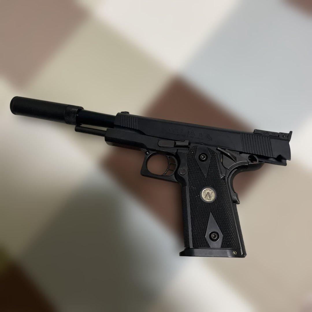 サイレンサー付きガスガン プラスチック日本製