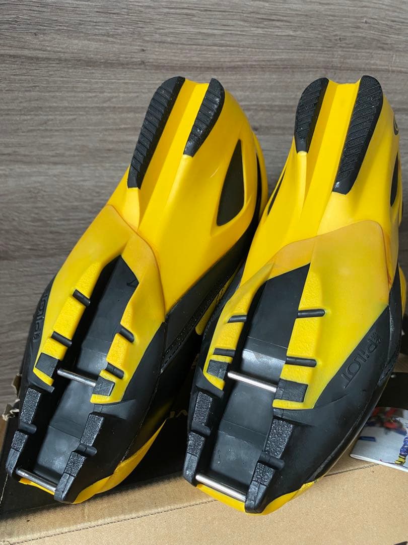 激レア⭐︎サロモンクロスカントリースキーブーツ