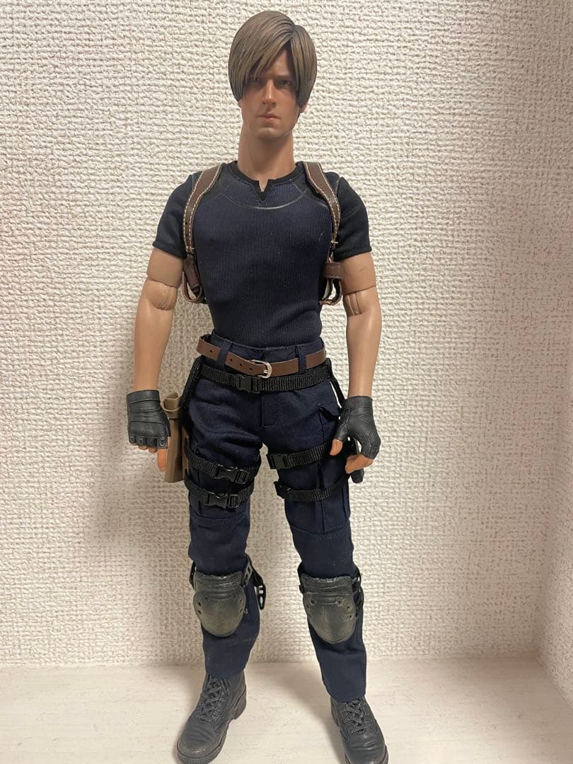 レオン・S・ケネディ フィギュア　1/6 RE4 バイオハザード