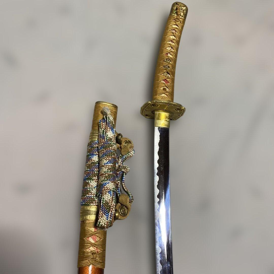 模造刀 太刀 金茶柄 太刀造鍔 太刀造り梨地呂鞘