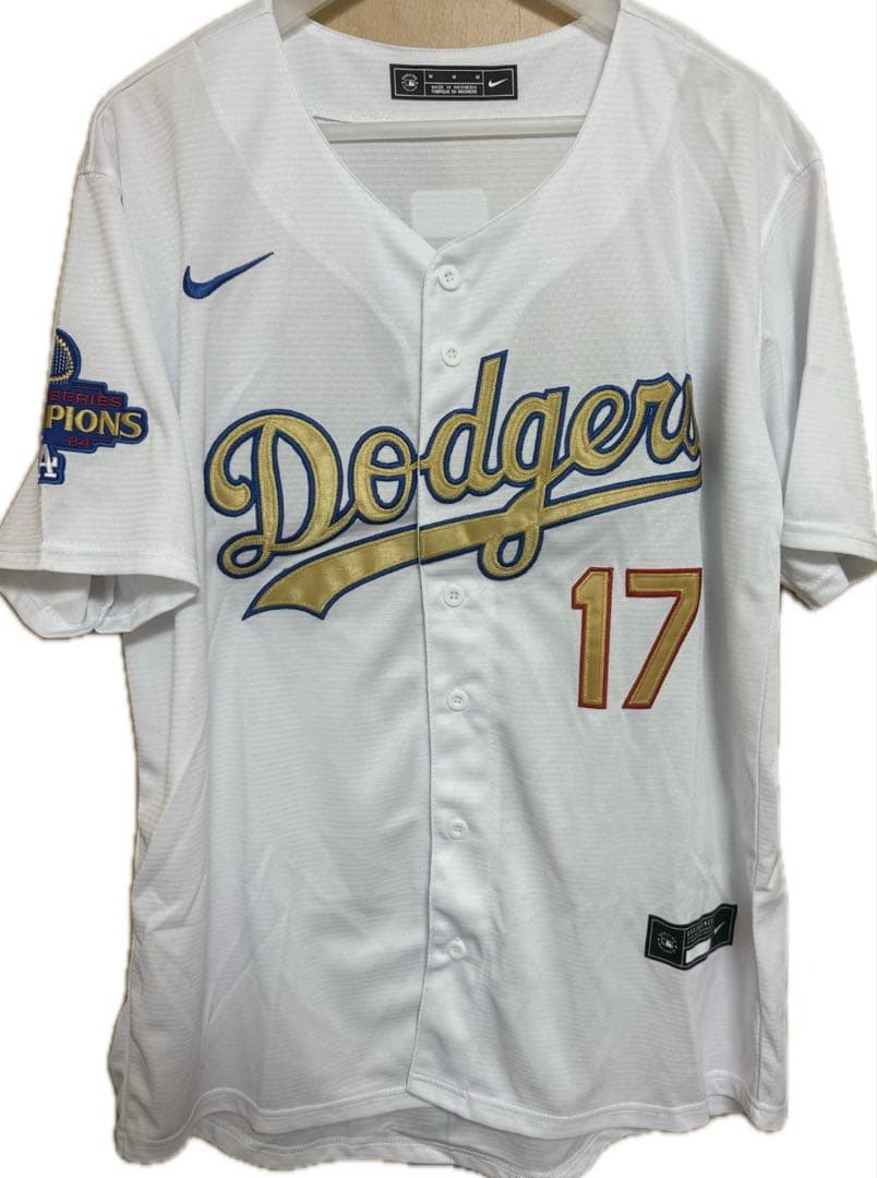 美品未着用　大谷翔平　ドジャース ワールドチャンピオンユニフォーム　M
