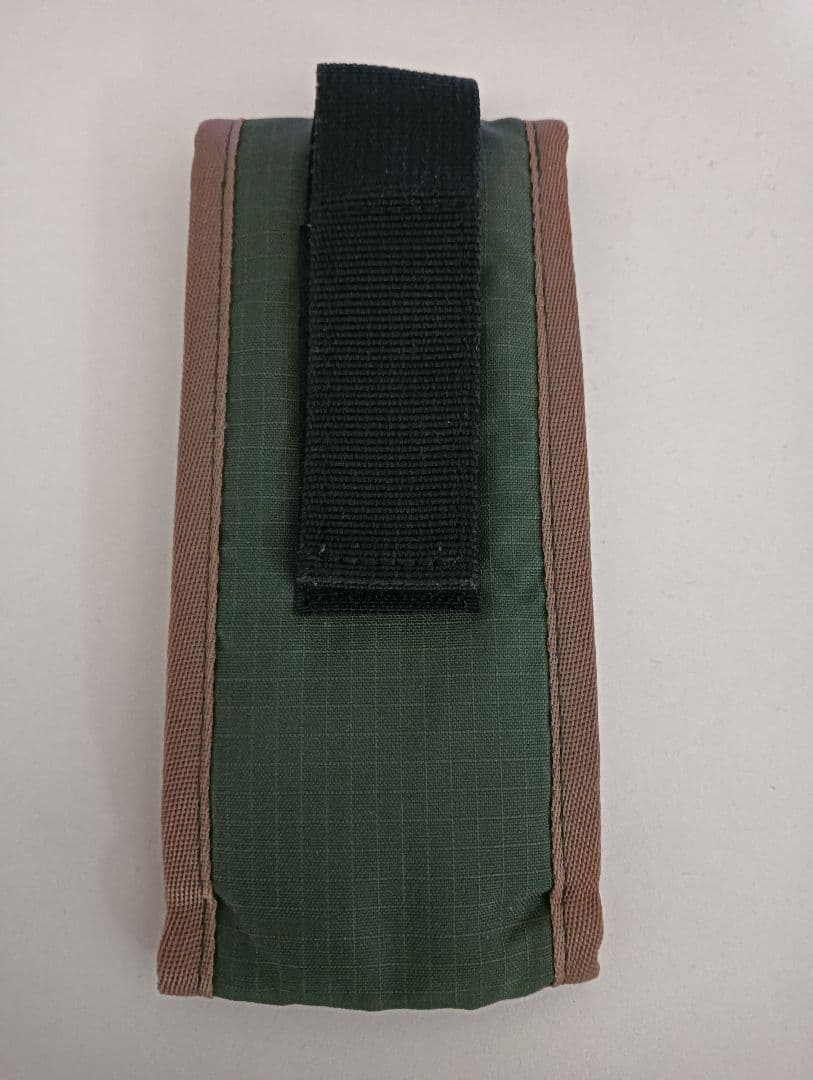 宇多田ヒカル CHUICHI 猫デザイン ガラケー携帯ケース（新品 · 未使用）