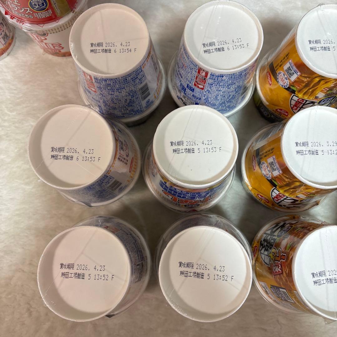 日清食品　カップヌードル　どん兵衛　完全メシ　40個