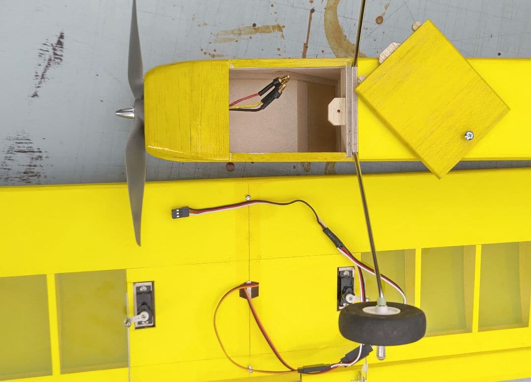 catcatラジコン飛行機