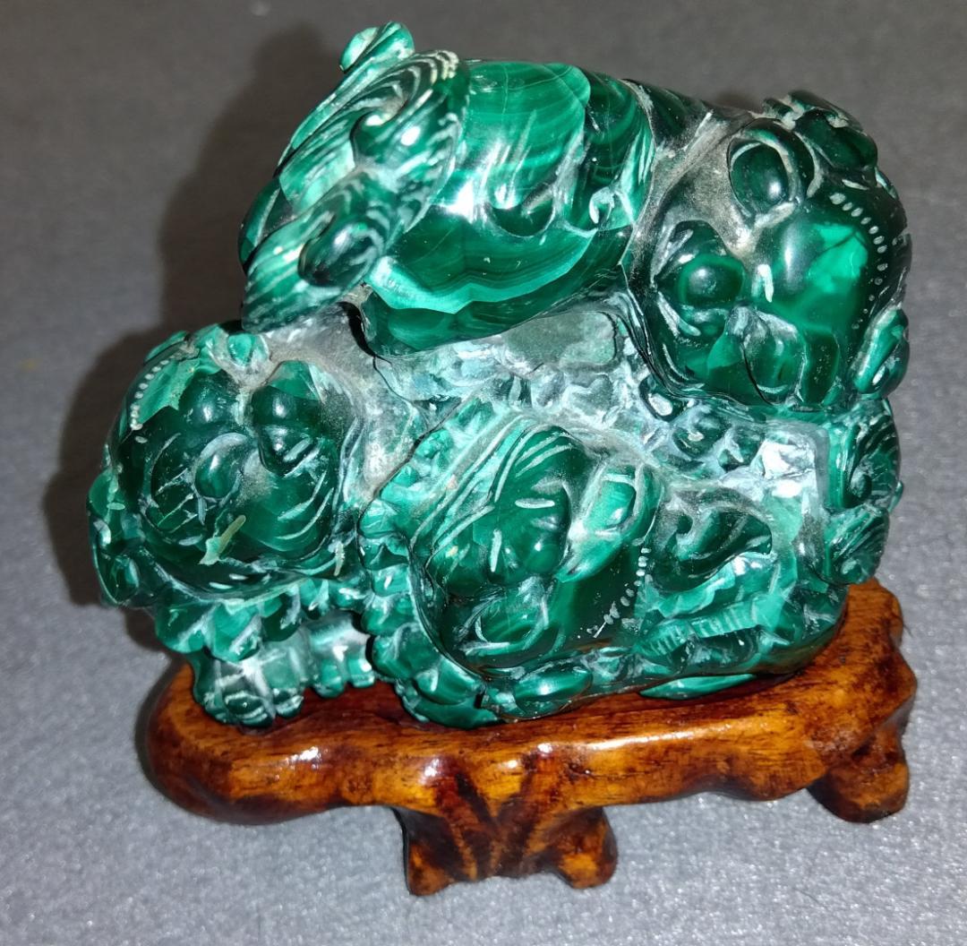 孔雀石（マラカイト）吉祥霊獣三対獅子置物 台座 極細工逸品置物