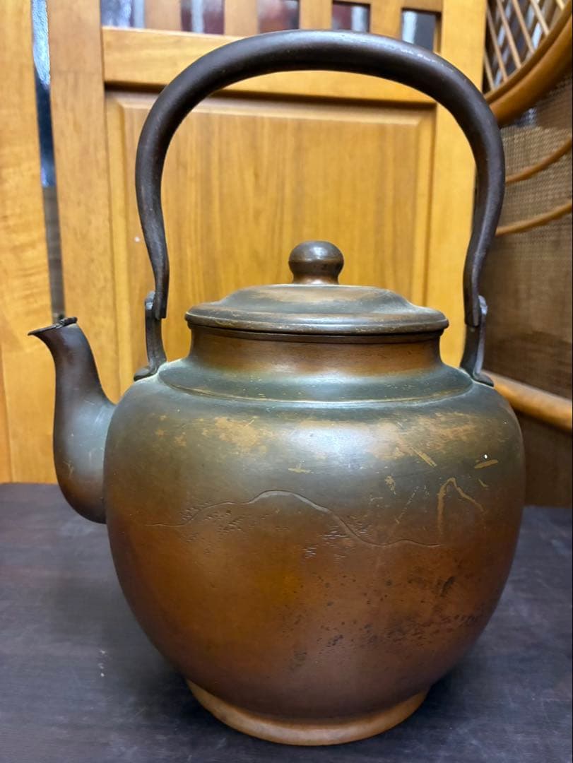 銅製の山彫刻やかん　アンティーク　古美術　骨董品