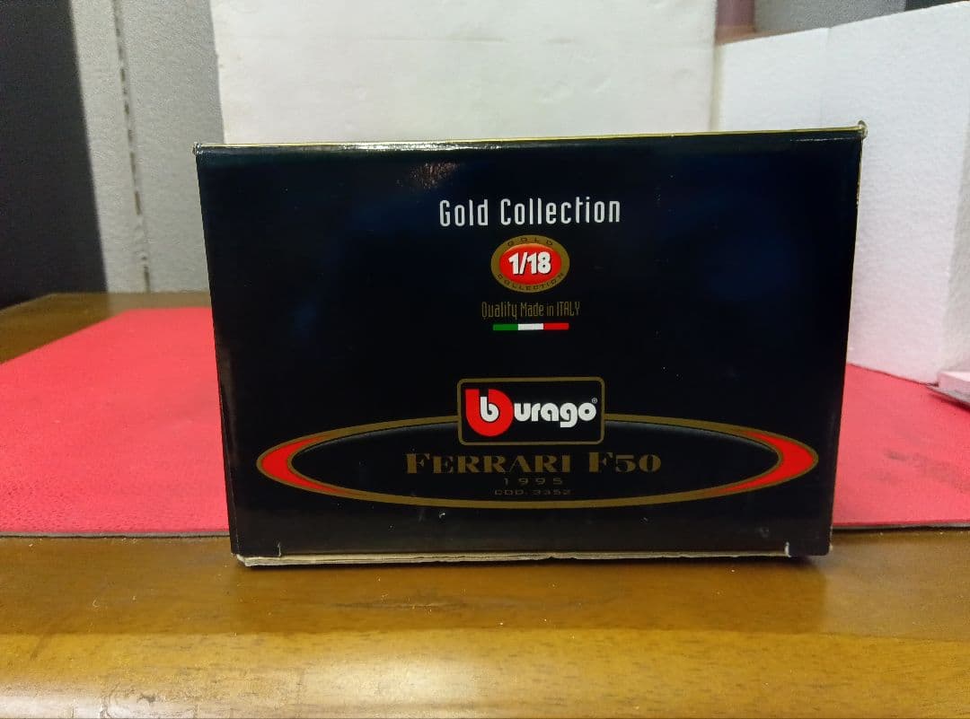 burago1/18フェラーリF50 ホワイト