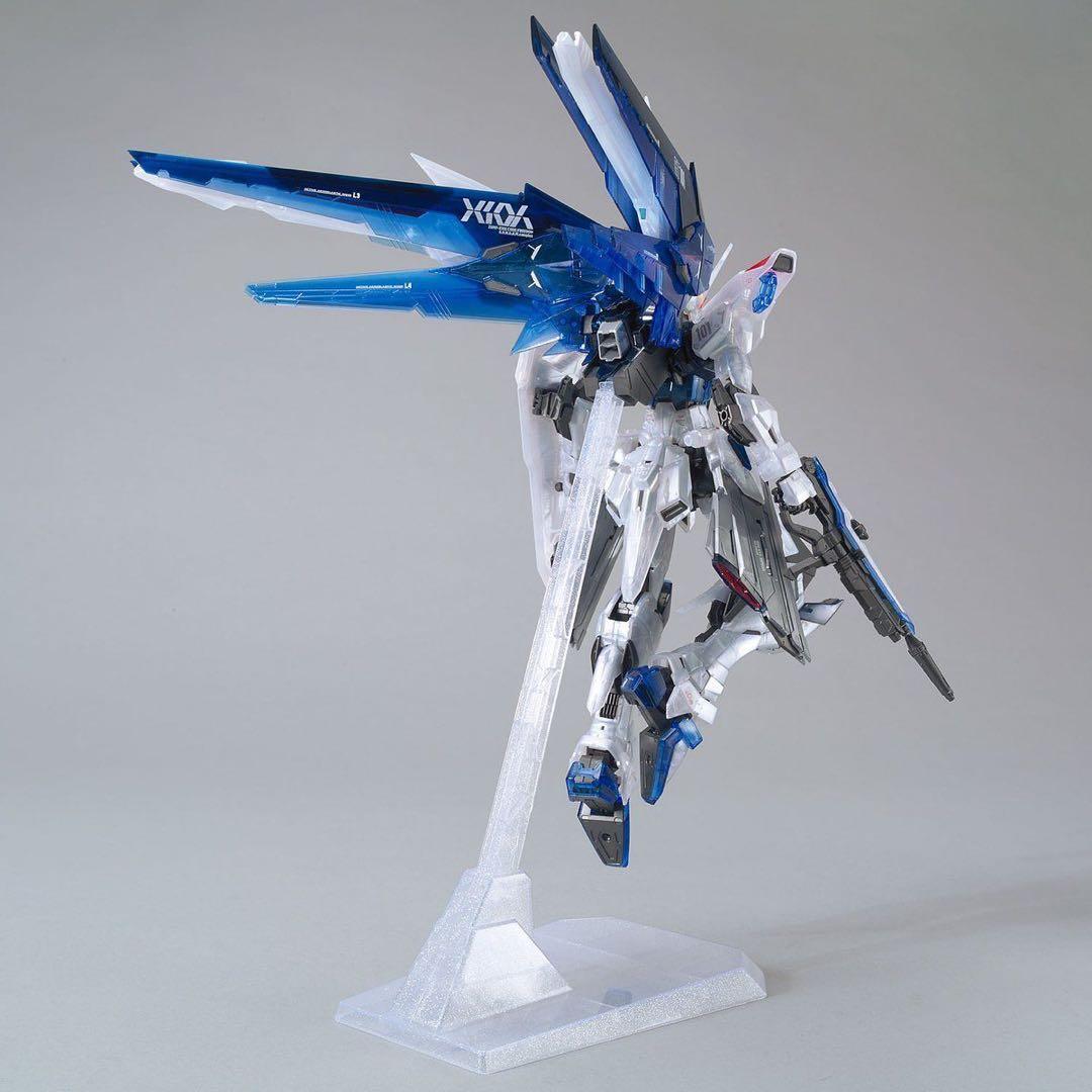 ガンダムベース限定 MGフリーダムガンダムVer.2(クリアカラー)未組立て新品