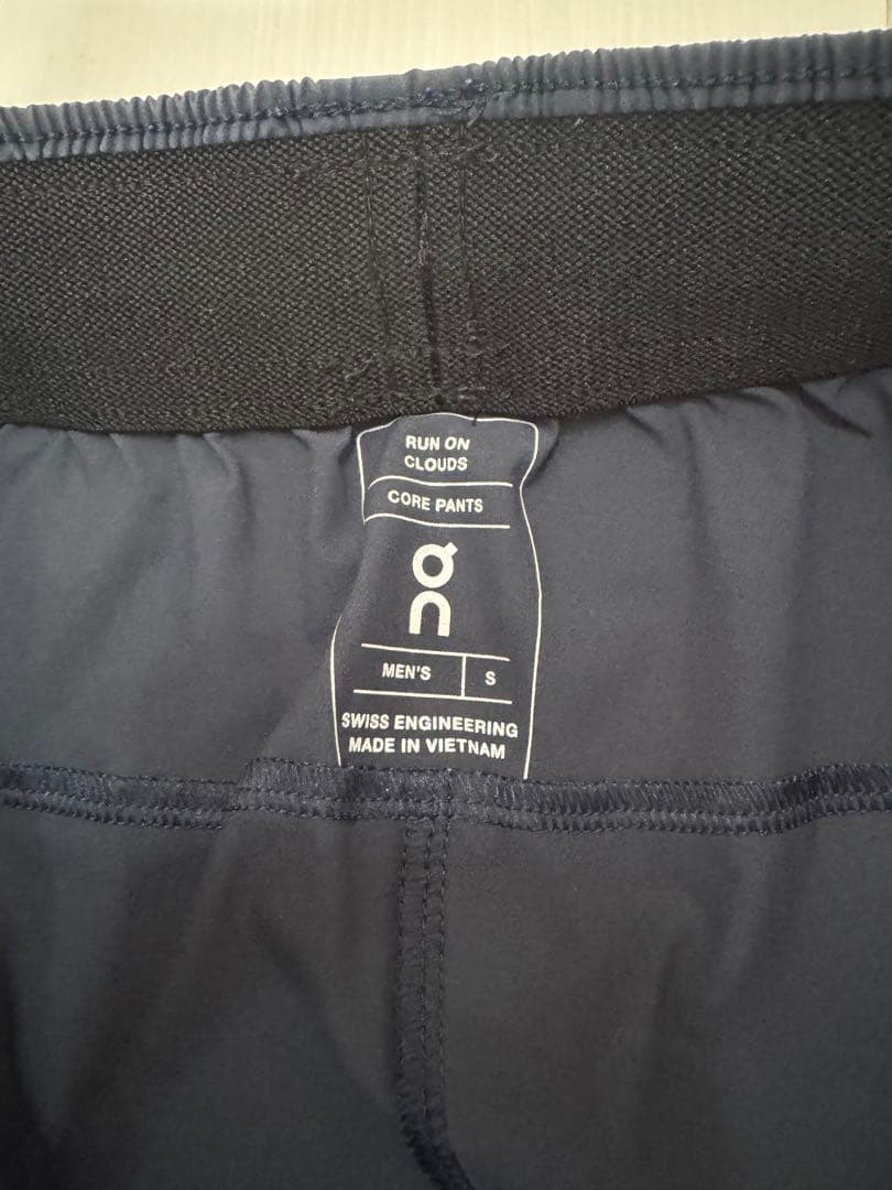 On Core Pants ネイビー