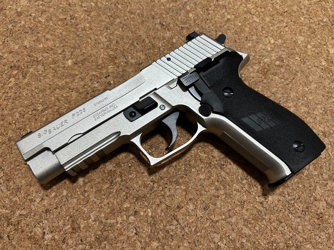 タナカワークス　SIG P226 ウォームシルバー　モデルガン　未発火　新品