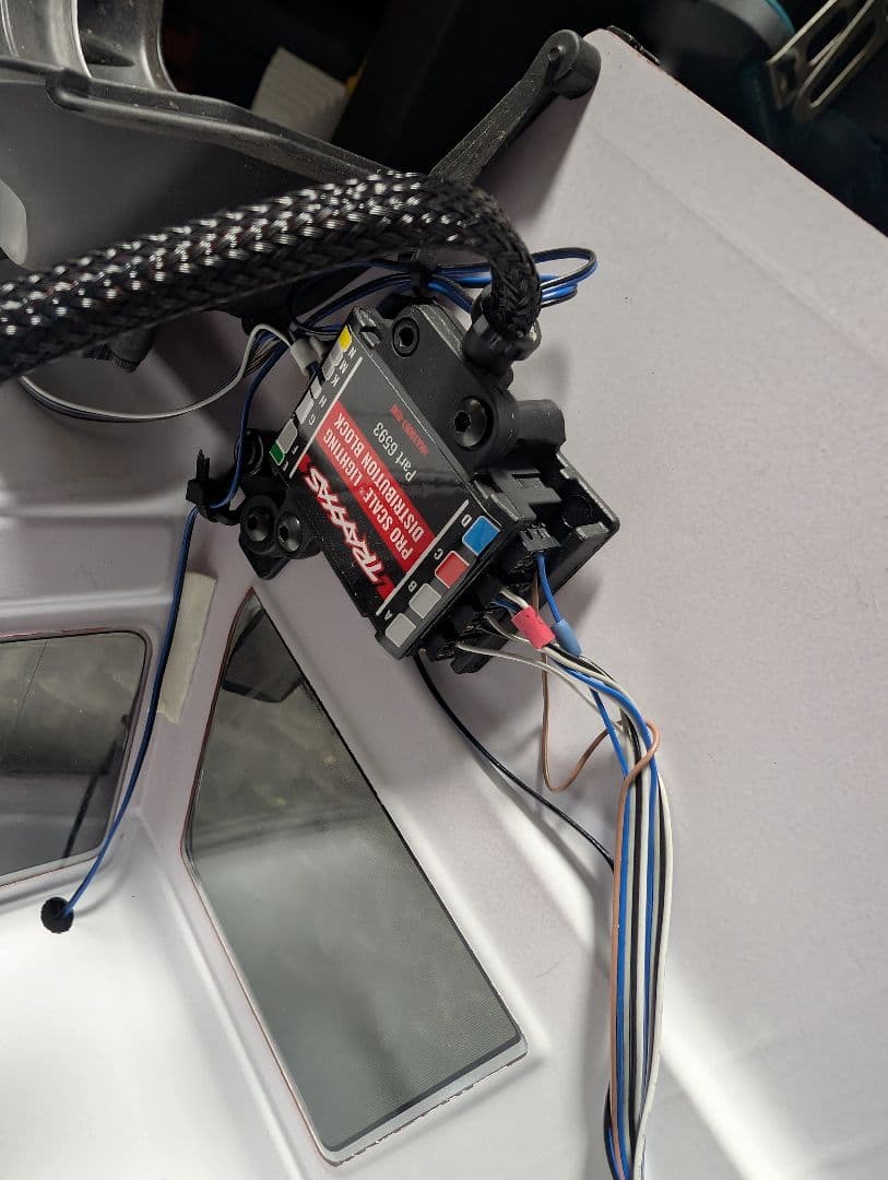 Traxxas　TRX-4 ディフェンダー　クローラーラジコン　トラクサス