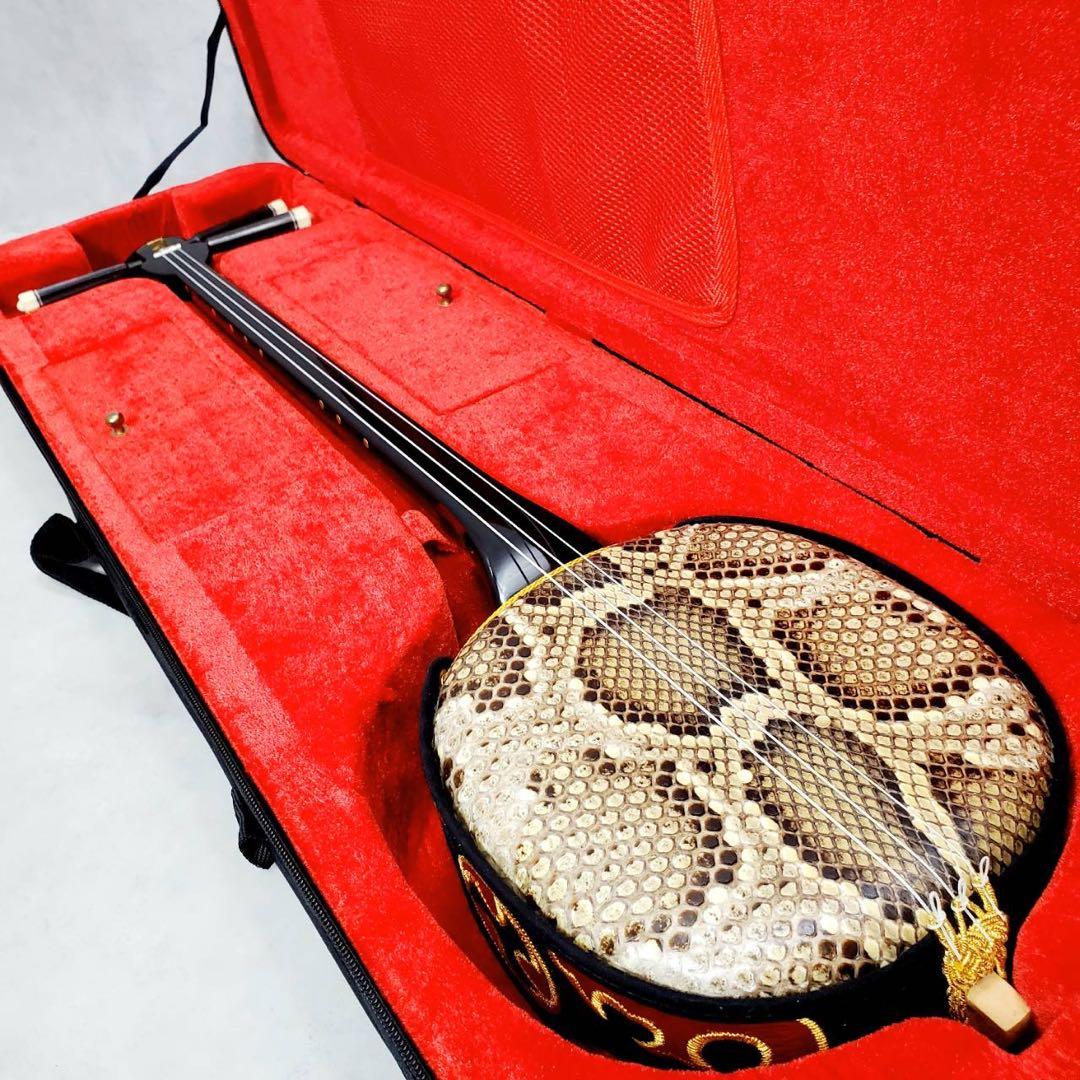 【極美品・すぐ始められる】沖縄三線 本蛇皮張り 付属品多数 初心者セット