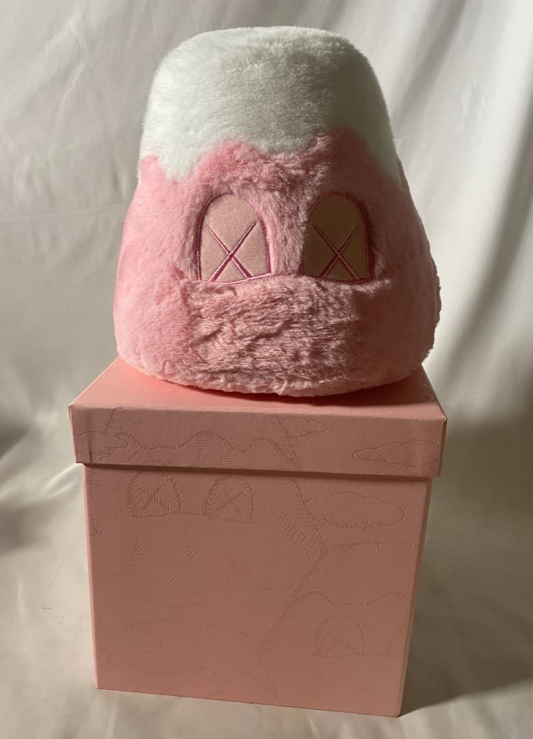 KAWS HOLIDAY JAPAN 8インチ 富士山 ぬいぐるみ タグ付き