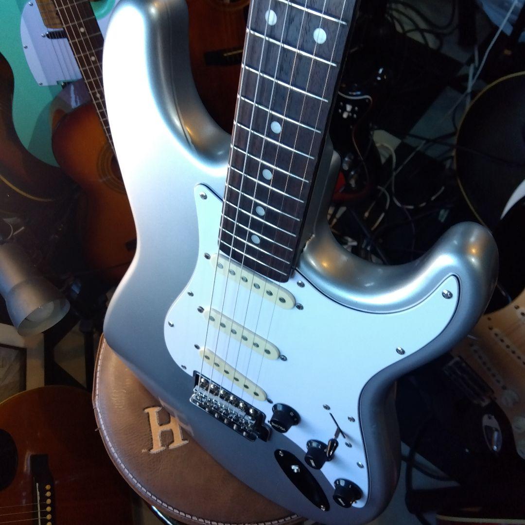 エレキギター…シルバーカラー！