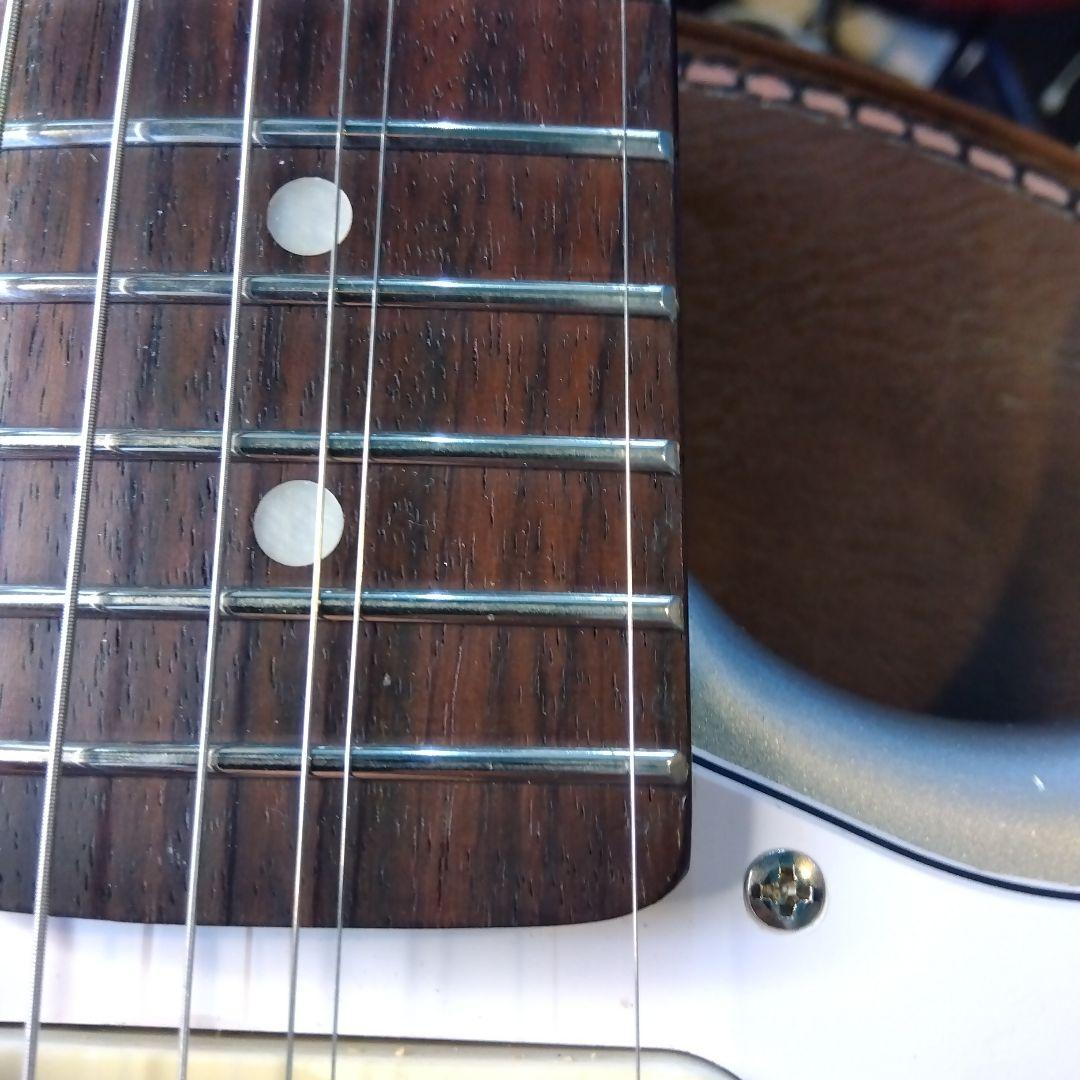 エレキギター…シルバーカラー！