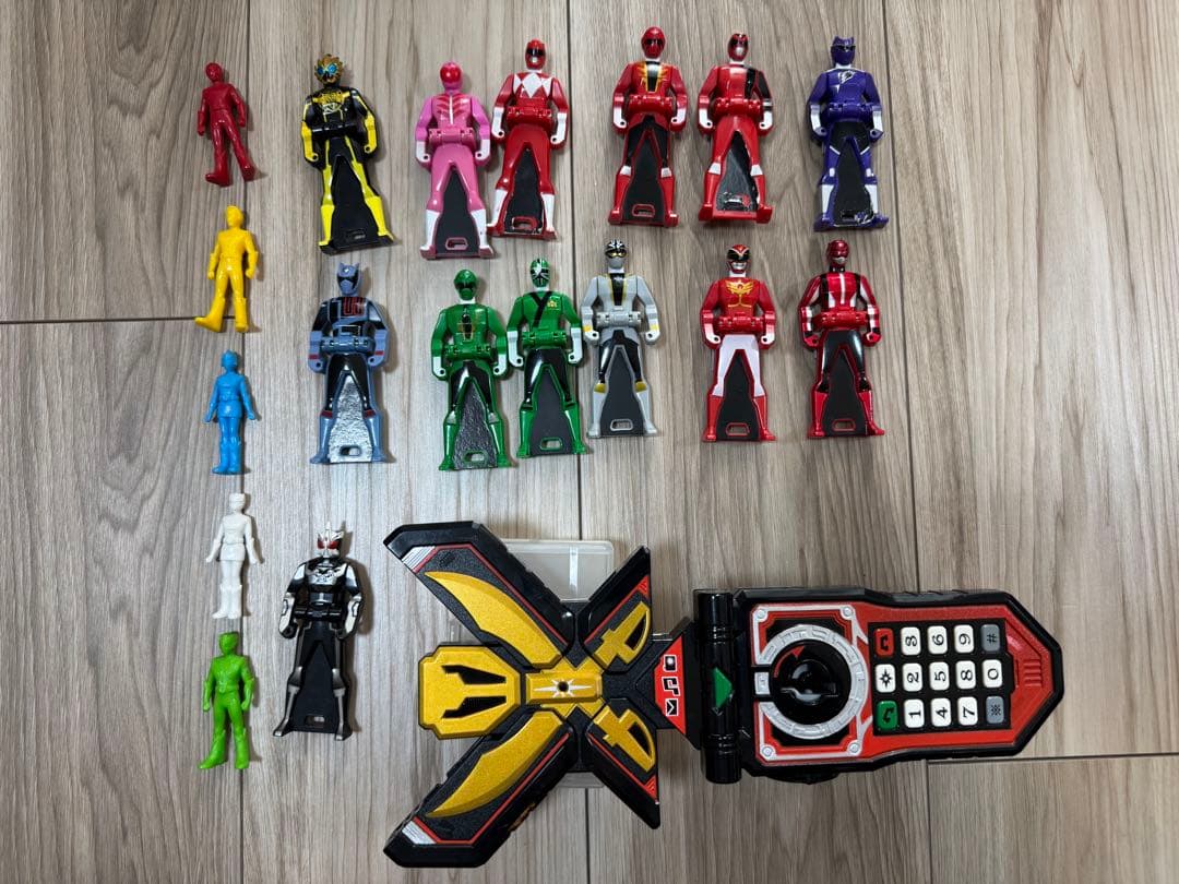 仮面ライダーとスーパー戦隊のおもちゃ各種