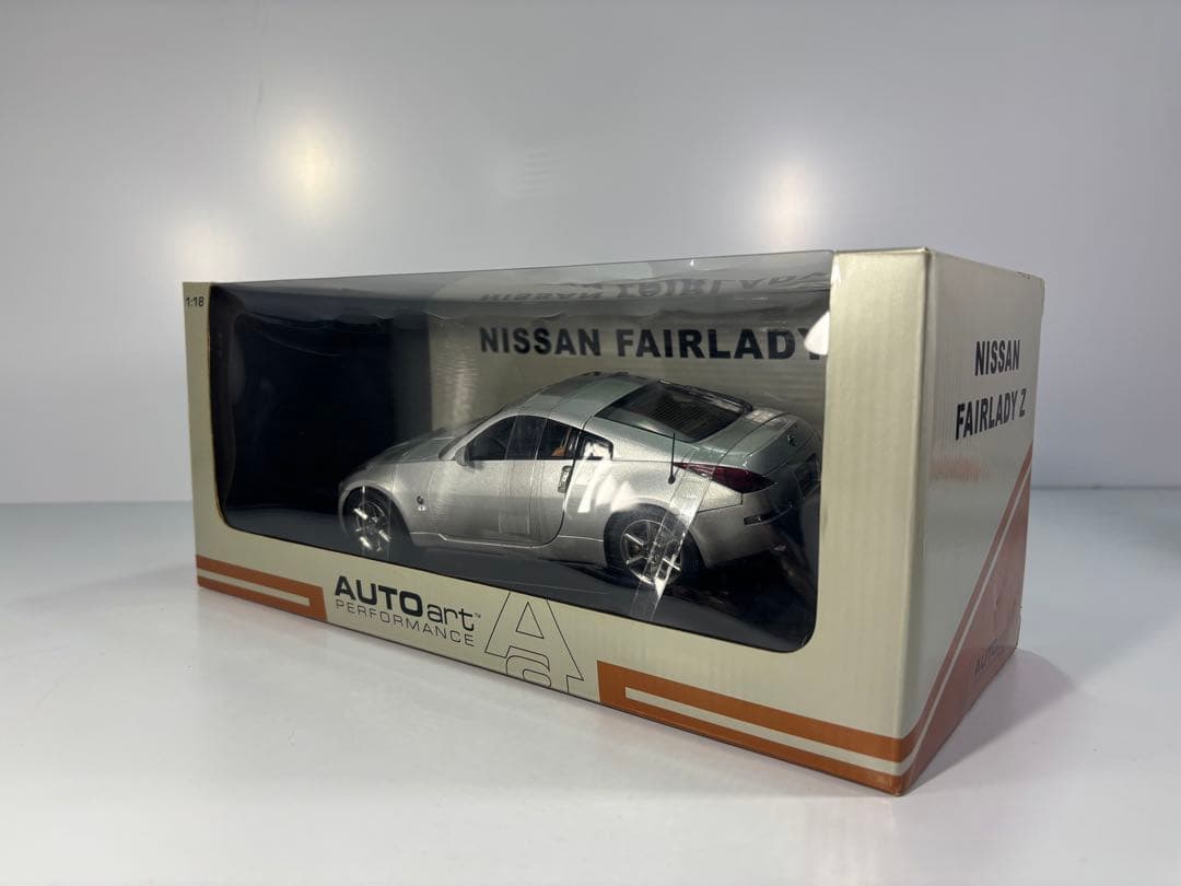 Nissan Fairlady Z 350Z ミニカー 1/18 AUTOart