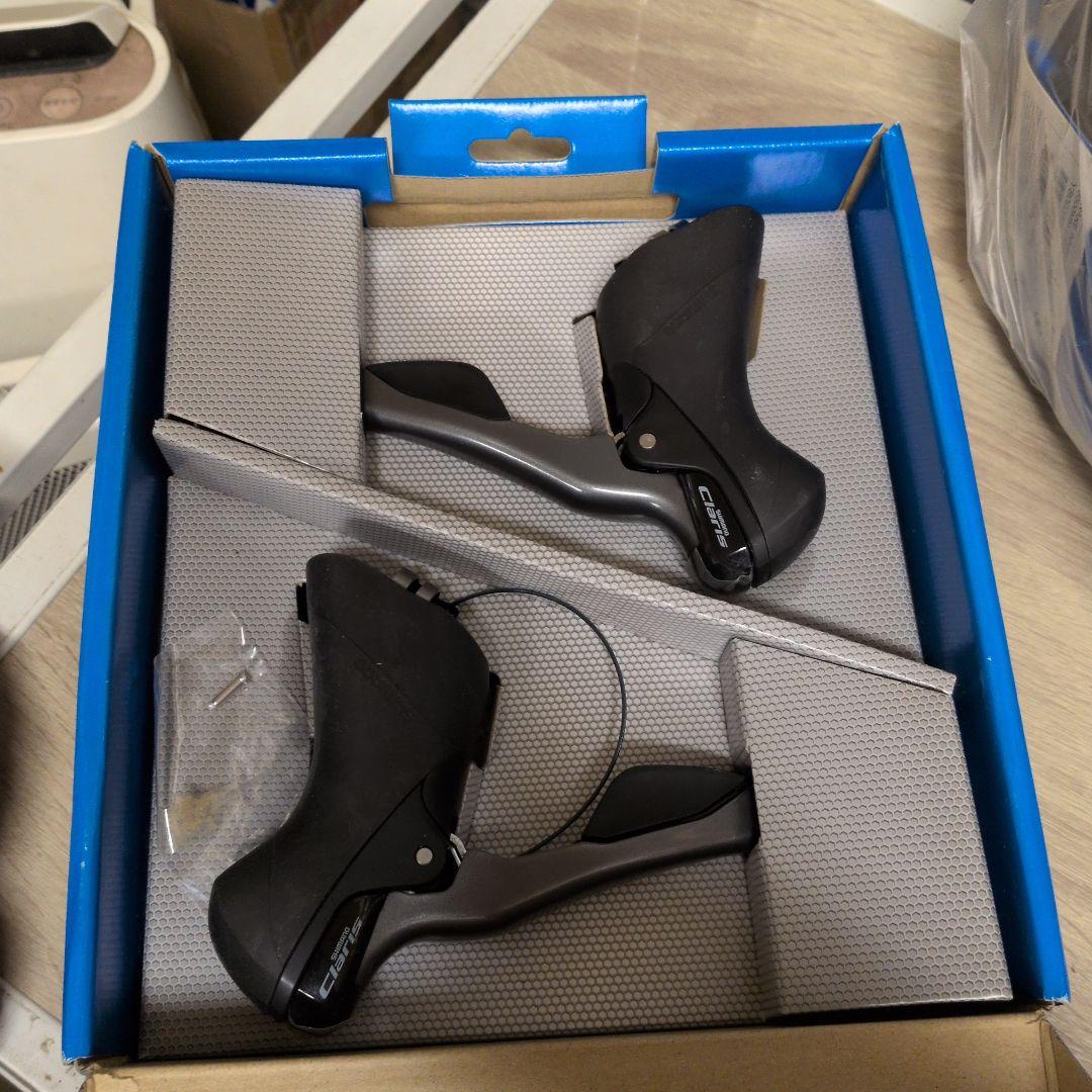 シマノCLARIS 8X2S STIデュアルコントロールレバー ST-R2000