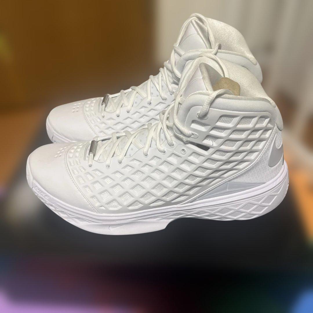 ホワイト ハイカット バスケットシューズ