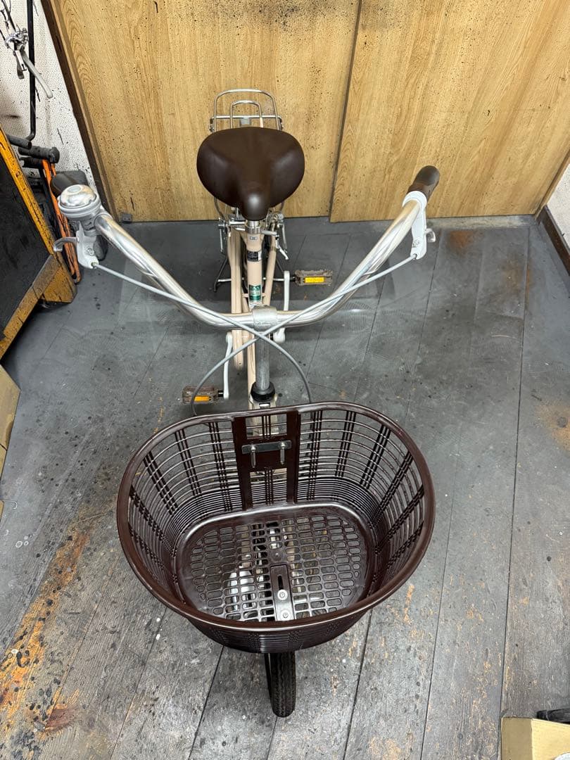 中古車　アスミックス　20インチ　アルミフレーム　LEDオートライト　美品