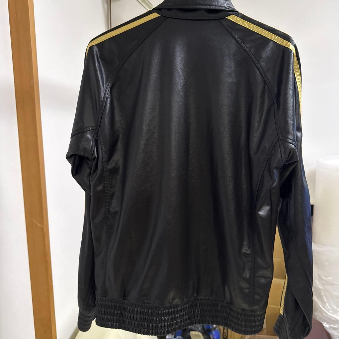 adidas アディダス　ジャージ上着　S 黒　金三本ライン