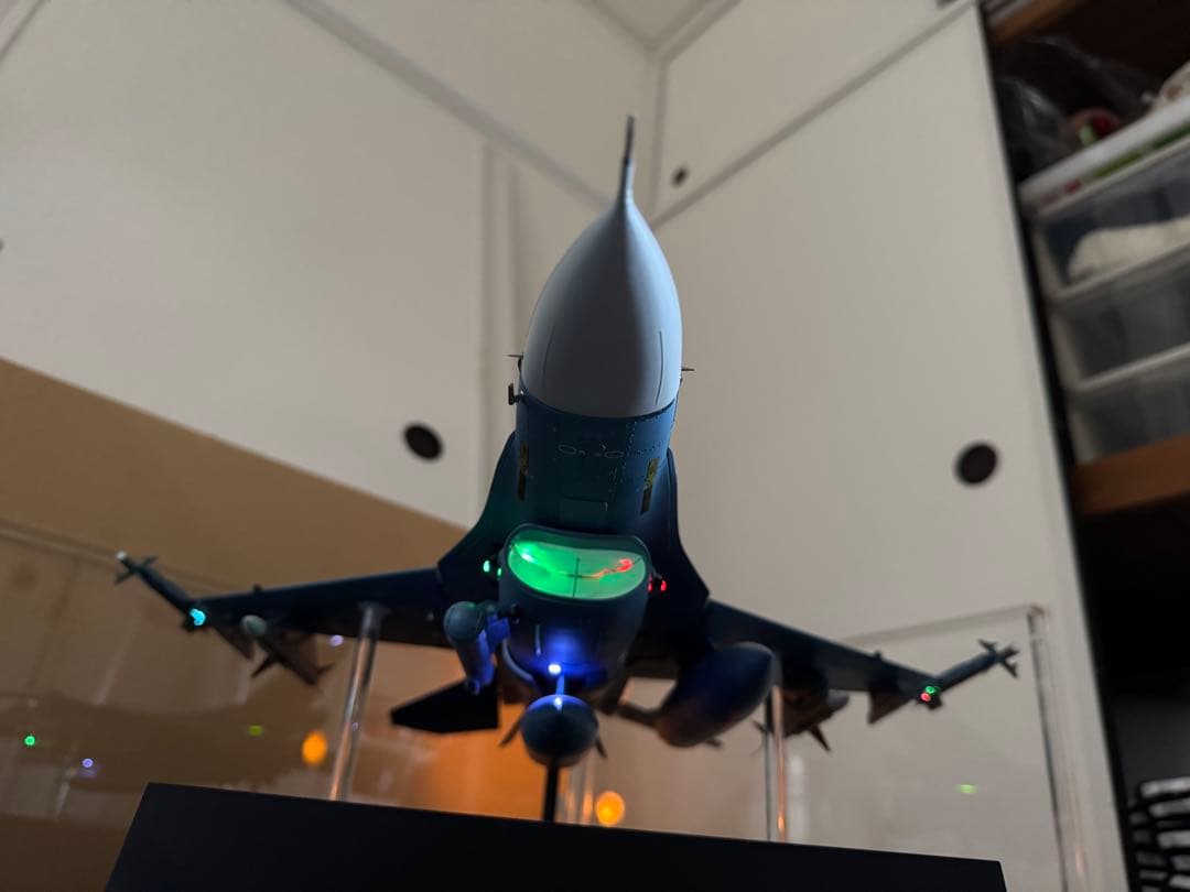 ディアゴステーニF-2A 戦闘機　専用ディスプレイケース付き