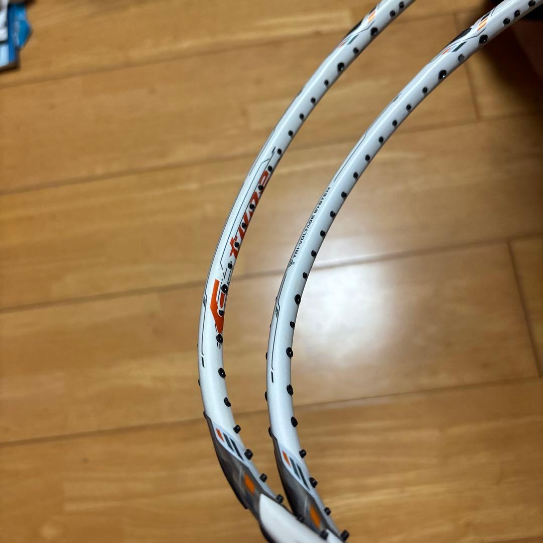 VOLTRIC70Etuneバドミントンラケット 2本セット