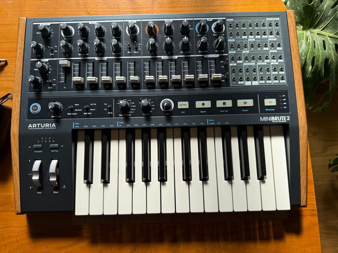 ARTURIA MINIBRUTE 2 アナログシンセサイザー