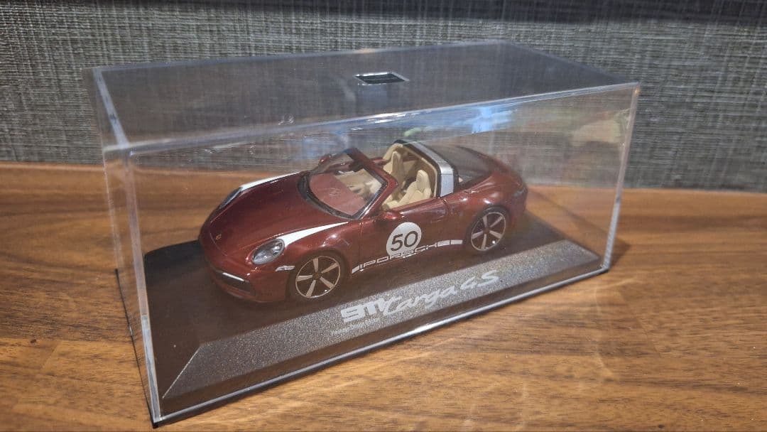 1/43 ポルシェ 911 targa4S ヘリテージエディション 992