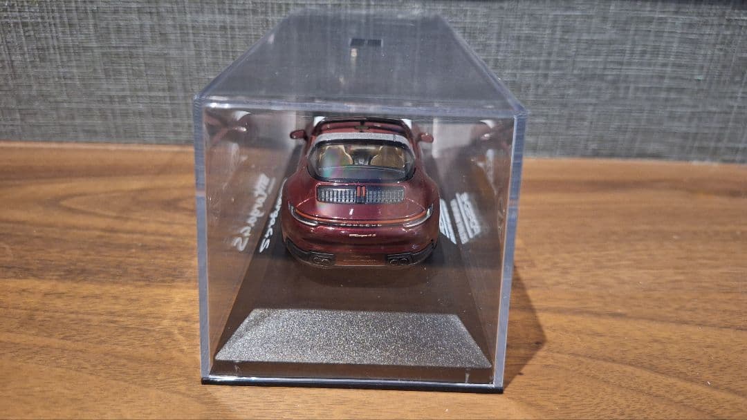 1/43 ポルシェ 911 targa4S ヘリテージエディション 992