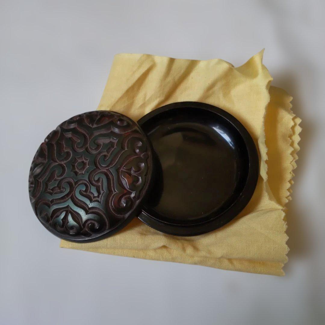 堆漆香合 『 雲彫紋 』 堆黒 香合 堆漆黒香合 共箱 茶道具 美品 です。