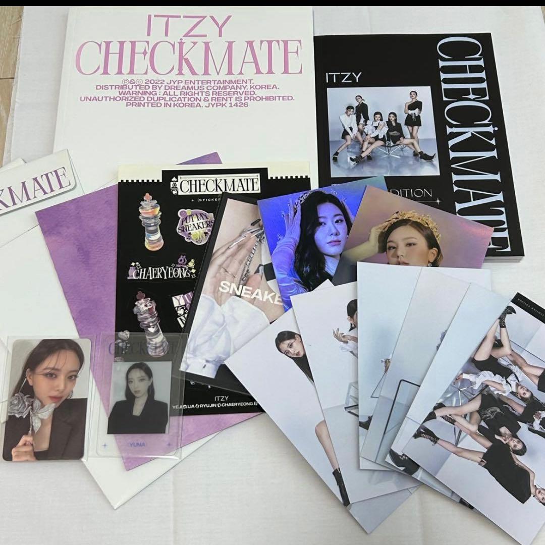 ITZY アルバム＋トレカ＋付属品＋缶バッジ＋キーホルダー＋うちわ まとめ売り