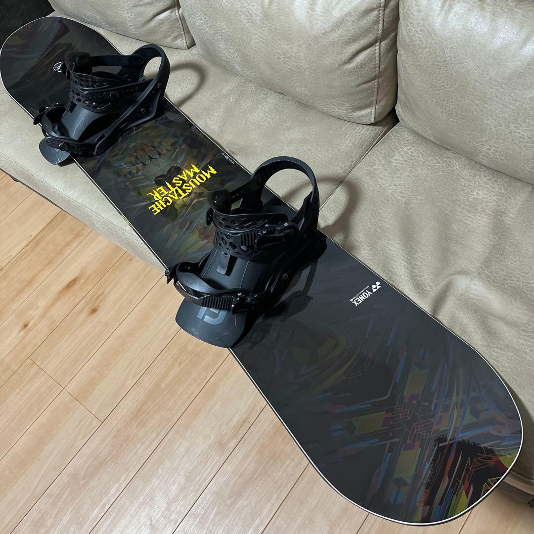 YONEX MOUSTACHEMASTER 152×2025 FLUX EM M