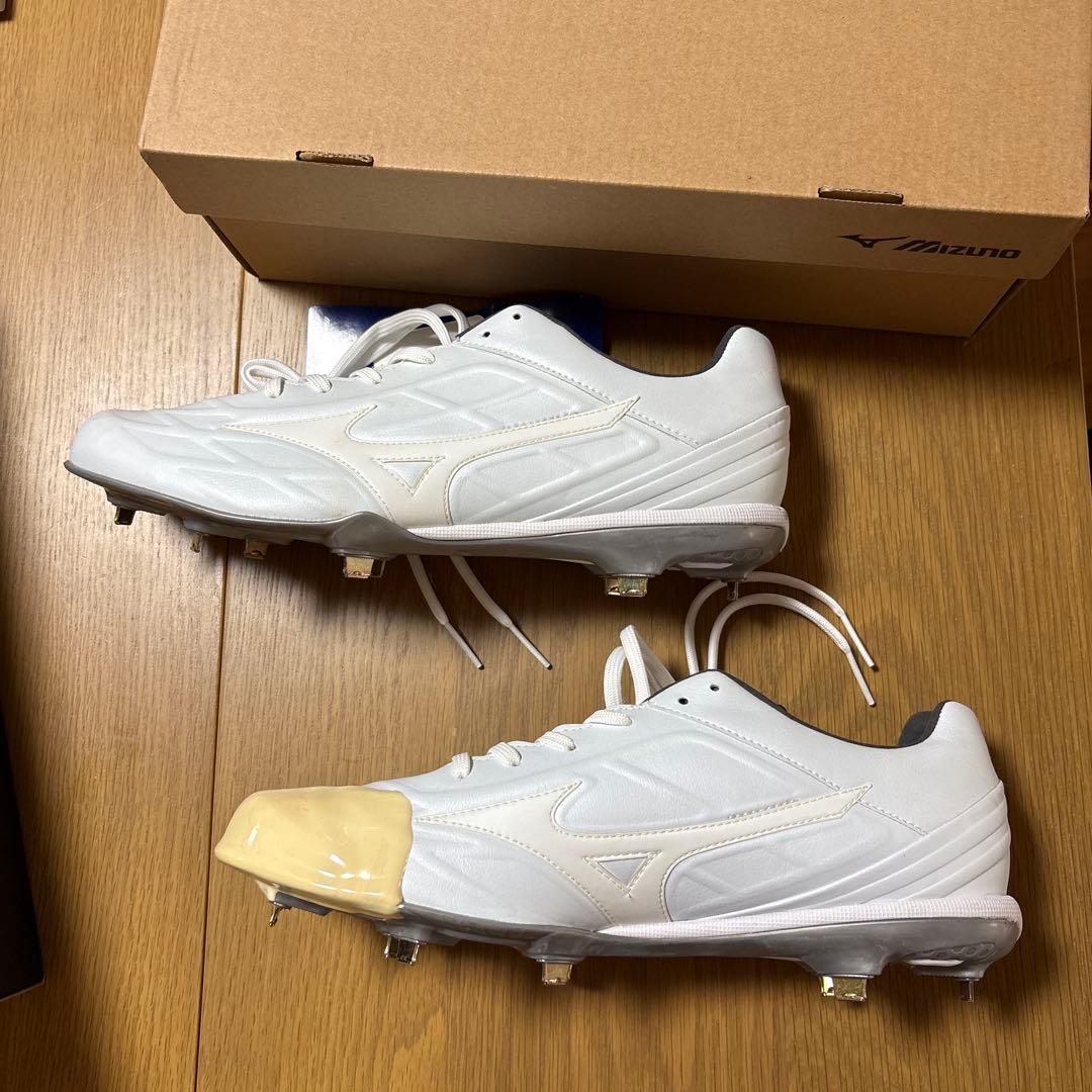 スミレ Mizuno ホワイト スパイク 箱付き