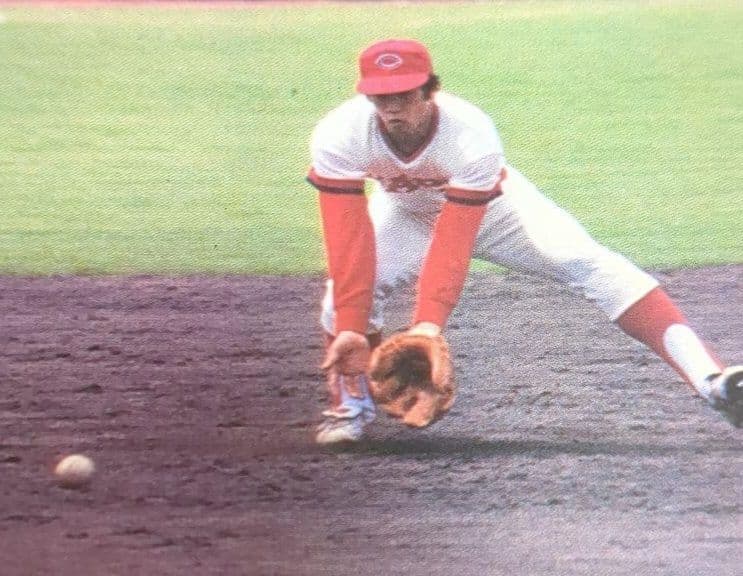 美津濃ワールドウィン硬式グローブ広島カープ高橋慶彦選手刺繍入り 赤カップ