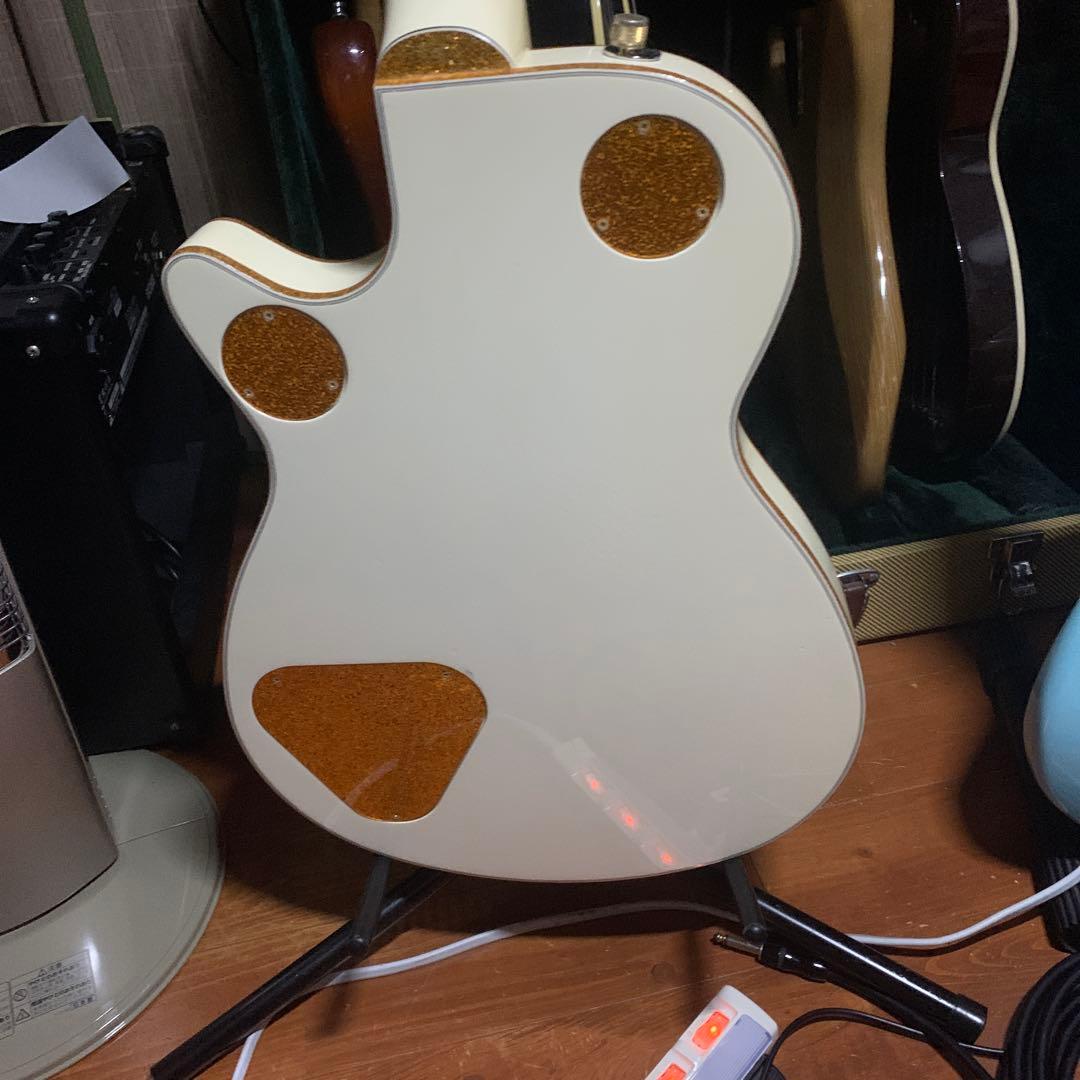 グレッチ　ホワイト　ペンギン　ブライアン　ストレイ