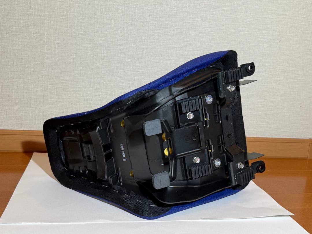 バイクシートSUZUKIVストローム1050ローシート