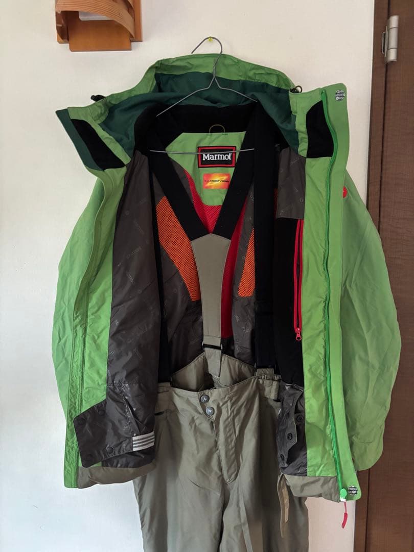 タイムセール‼️マムート　スキーウェア　スノーボードウェア中古　Marmot L