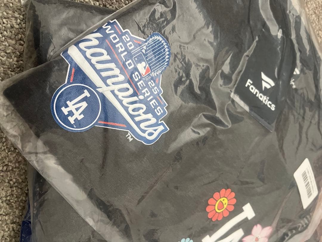 村上隆×ドジャース　2025ワールドシリーズ優勝　Tシャツ　S