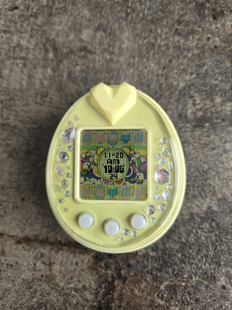 バンダイたまごっちピースp's tamagotchiイエロー