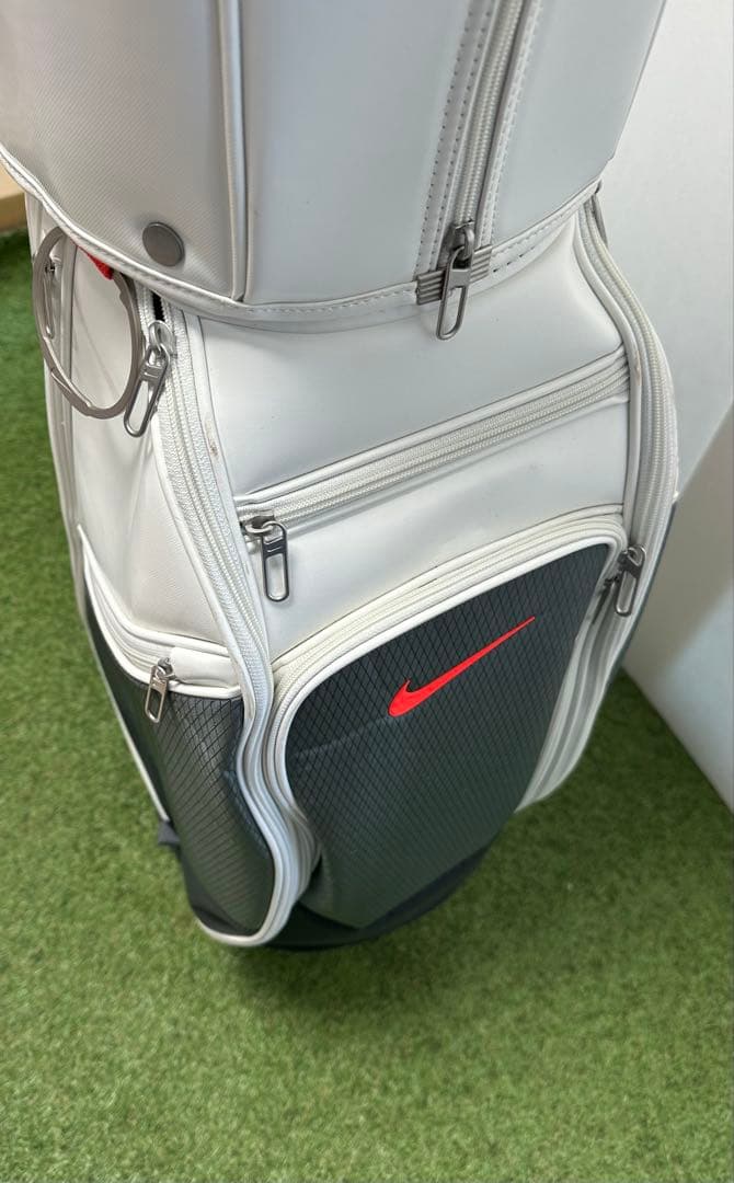 Nike ゴルフバッグ・キャディバッグ ホワイト/グレー/レッド　状態良好