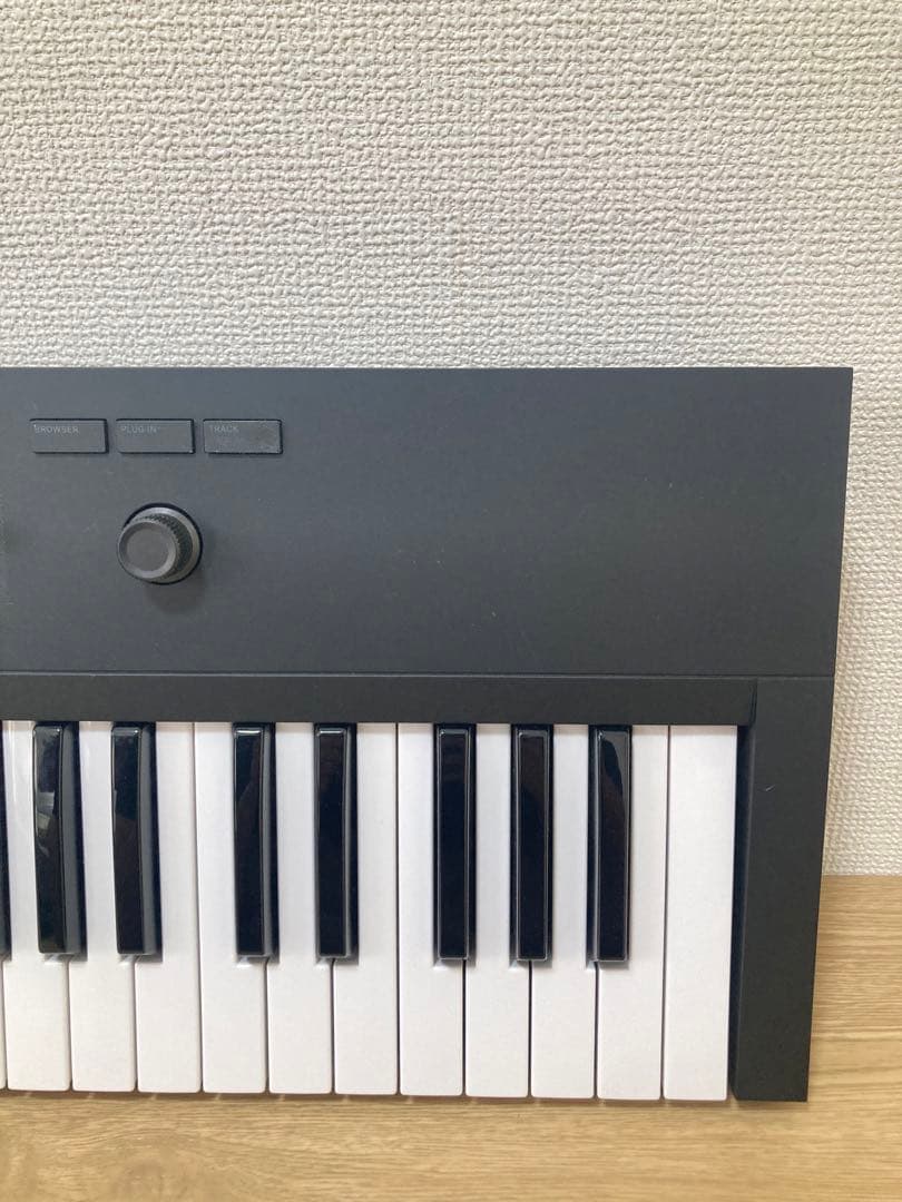 ☆超大人気商品！！ KOMPLETE KONTROL A49 MIDIキーボード