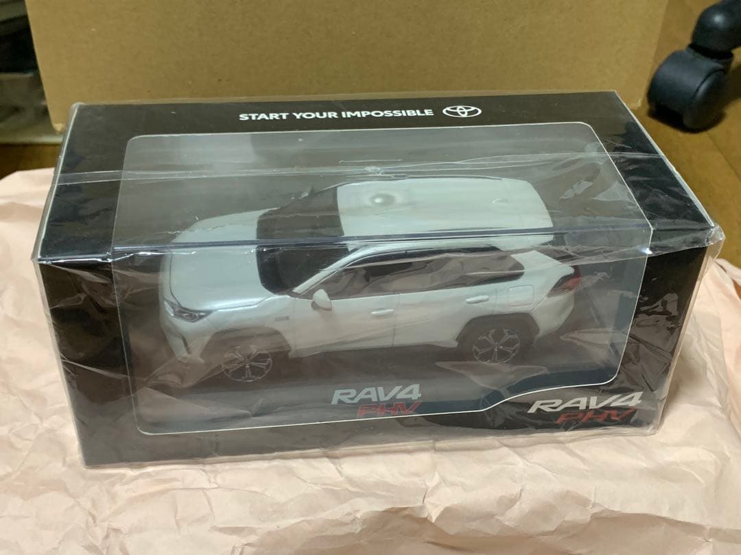 RAV4 PHV ミニカー ホワイトパール