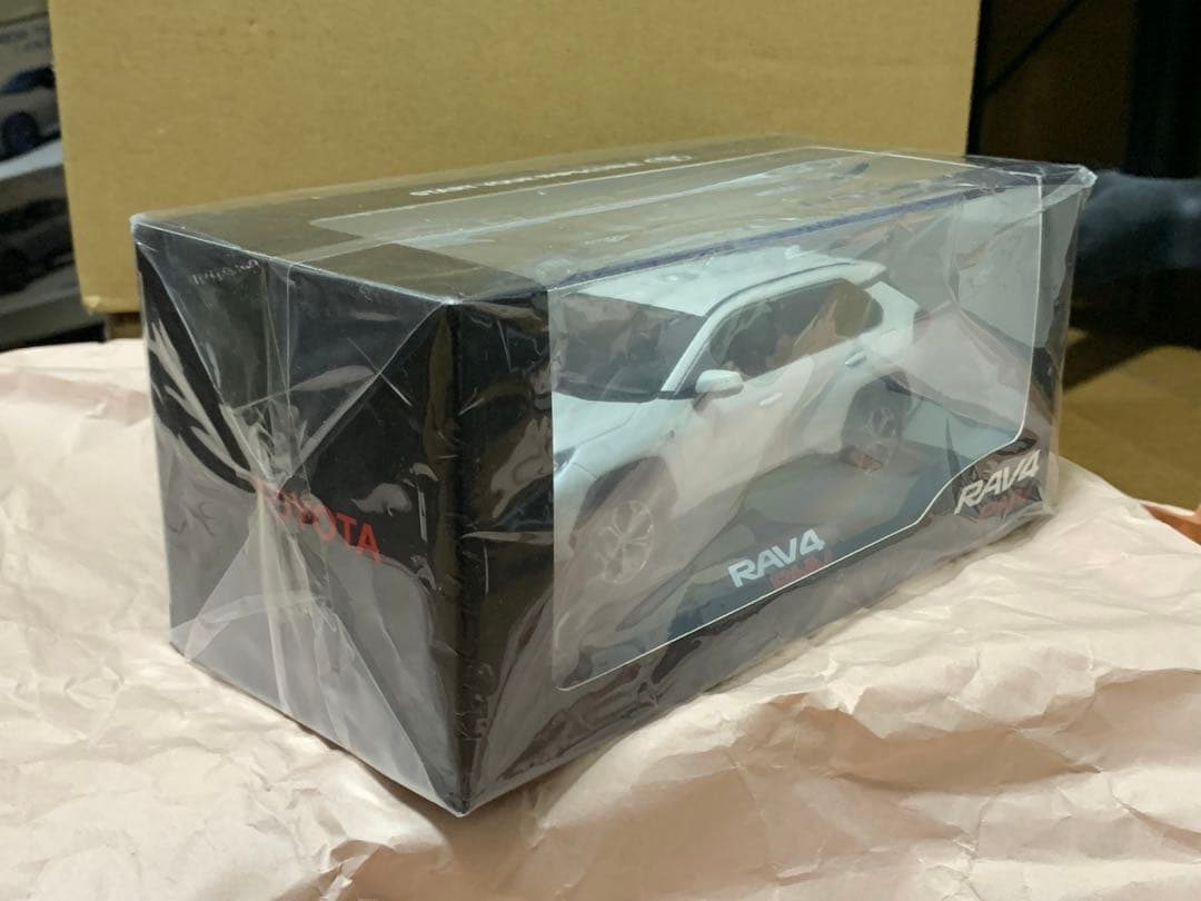 RAV4 PHV ミニカー ホワイトパール