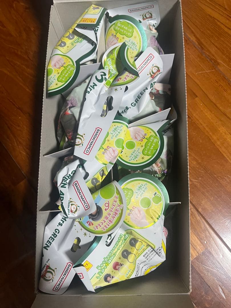 びっくらたまご Mrs.GREEN APPLE 8個セット 箱入り