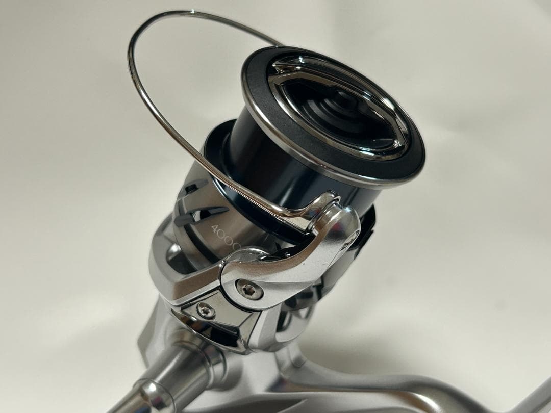 シマノshimano　23ストラディック4000MHG　一回でも使ったこともない